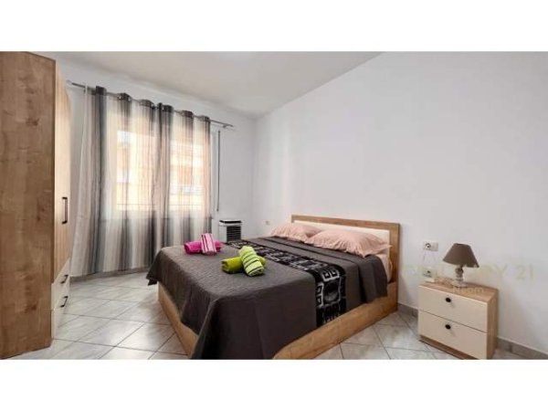 Tirane, jepet me qera apartament 1+1 Kati 2, 75 m² 500 Euro (Liqeni i Thate)