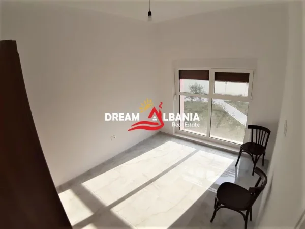 Tirane, jepet me qera apartament 2+1 , 110 m² 450 € (Ali Demi)