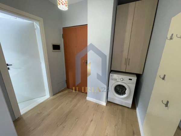 Tirane, jap me qera apartament 1+1+Ballkon Kati 4, 55 m² 550 € (Kompleksi Kontakt 21 dHJETORI)