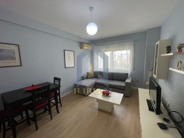 Tirane, jap me qera apartament 1+1+Ballkon Kati 4, 55 m² 550 € (Kompleksi Kontakt 21 dHJETORI)