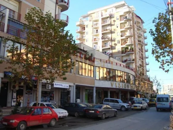 Tirane, shitet garazh | post parkimi , (DON BOSKO)