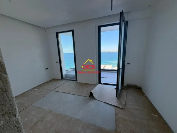 Vlore, shitet apartament 2+1+Ballkon Kati 2, 96 m² 380.000 € (Rruga Dhimitër Konomi)