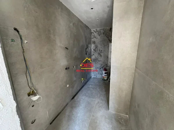 Vlore, shitet apartament 2+1+Ballkon Kati 2, 96 m² 380.000 € (Rruga Dhimitër Konomi)