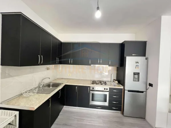 Tirane, shitet apartament 1+1+Ballkon Kati 7, 81 m² 118.000 € (Unaza e Re)