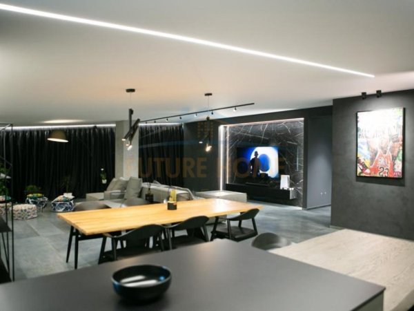 Tirane, shitet apartament+verande | Penthouse 3+1+Ballkon , (LIQENI I THATE)