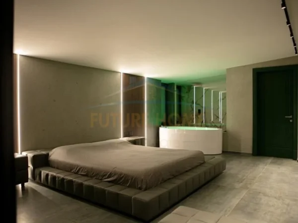 Tirane, shitet apartament+verande | Penthouse 3+1+Ballkon , (LIQENI I THATE)