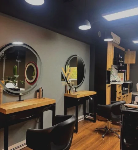 Tirane, jepet me qera ambjent biznesi Kati 2, 153 m² 1.000 € (RRUGA E KAVAJES)