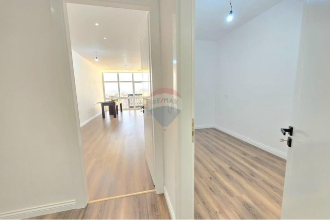 Tirane, jepet me qera zyre , 80 m² 950 € (Sheshi Skënderbej, Tiranë)