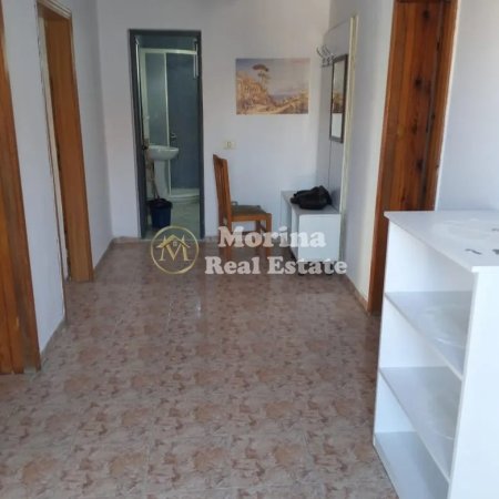 Tirane, jepet me qera apartament 1+1 Kati 3, 65 m² 450 € (Komuna e Parisit)