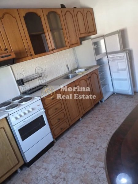 Tirane, jepet me qera apartament 1+1 Kati 3, 65 m² 450 € (Komuna e Parisit)