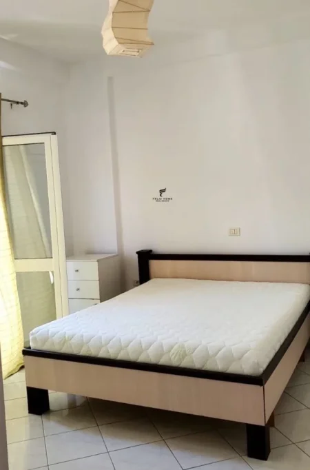 Tirane, jepet me qera apartament 3+1+Ballkon Kati 2, 100 m² 550 € (SELITE)
