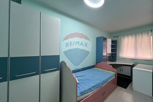 Tirane, jepet me qera apartament 3+1+Aneks+Ballkon Kati 3, 105 m² 750 € (Pazari i Ri)