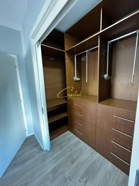 Tirane, jepet me qera apartament 2+1 Kati 7, 120 m² 800 € (21 DHJETORI)