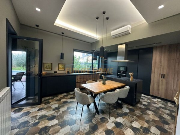 Tirane, shitet Vile , 511 m² 1.400.000 € (MJULL BATHORE ,REZIDENCA GM)