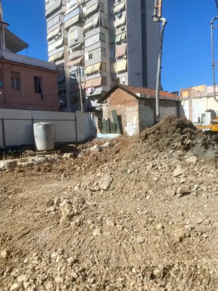 Shiten Apartamente  ne Qender te Tiranes afer Sheshit Skenderbej,  261.900 €uro