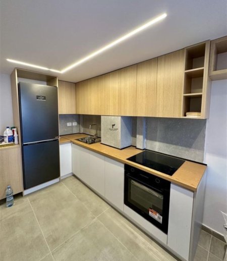 Tirane, jepet me qera apartament duplex 1+1 Kati 1, 65 m² 450 € (GOLDEN PARK 3)