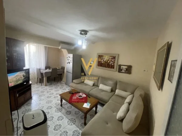 Tirane, shitet apartament 2+1+Ballkon Kati 2, 65 m² 130.000 € (XHAMLLIKU)