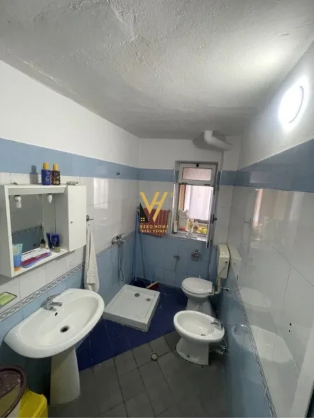 Tirane, shitet apartament 2+1+Ballkon Kati 2, 65 m² 130.000 € (XHAMLLIKU)