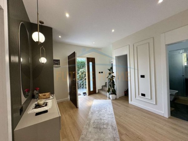 Tirane, shitet Vile , 565 m² 350.000 € (VORE)