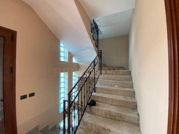Tirane, shitet , 251 m² 250.000 € (TUFINE)