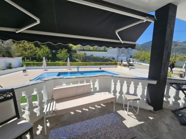 Tirane, shitet Vile , 315 m² 1.600.000 € (IBE)