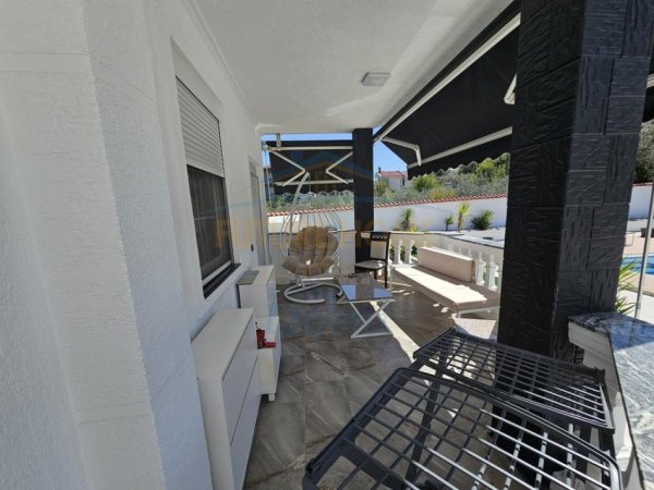 Tirane, shitet Vile , 315 m² 1.600.000 € (IBE)