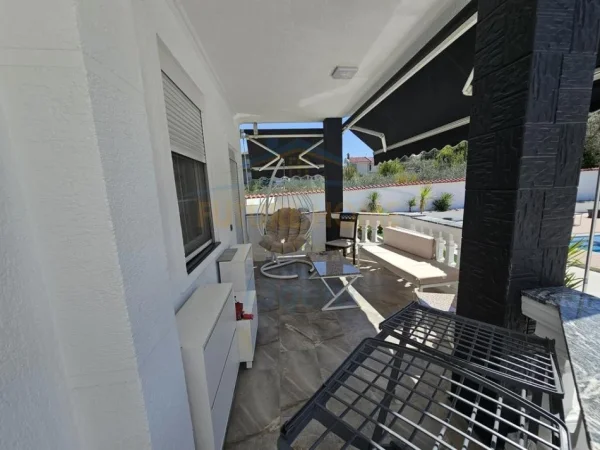 Tirane, shitet Vile , 315 m² 1.600.000 € (IBE)