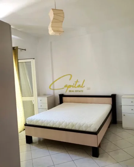 Tirane, jepet me qera apartament 3+1 Kati 2, 140 m² 550 € (SELITE)