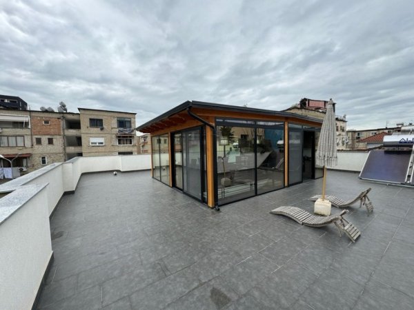 Tirane, shitet Vile , 136 m² 800.000 € (QSUT)