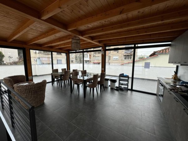 Tirane, shitet Vile , 136 m² 800.000 € (QSUT)