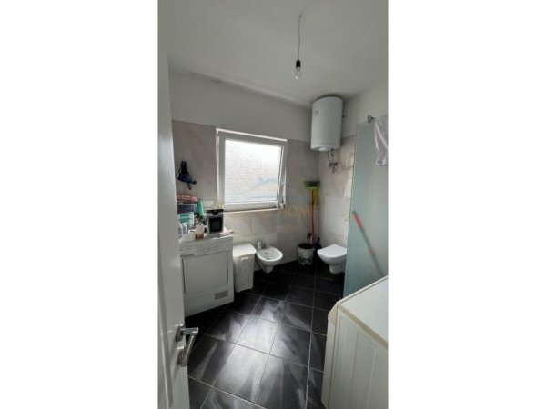 Tirane, shitet Vile , 467 m² 360.000 € (KOMBINAT)