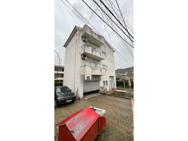 Tirane, shitet Vile , 467 m² 360.000 € (KOMBINAT)