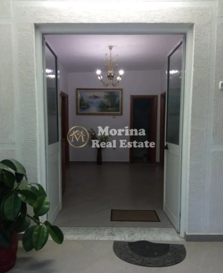 Tirane, jepet me qera Vile 1 Katshe , 120 m² 600 € (Laprake)