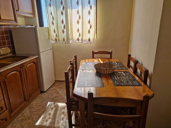 Durres, jepet me qera apartament 1+1+Ballkon , 55 m² 400 € (Porti Durres)