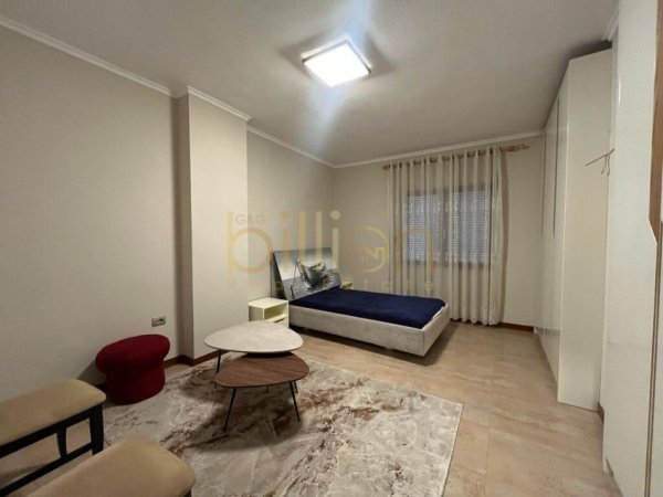 Tirane, jepet me qera apartament 3+1+Aneks+Ballkon Kati 4, 135 m² 850 € (Rruga e Durrsit)