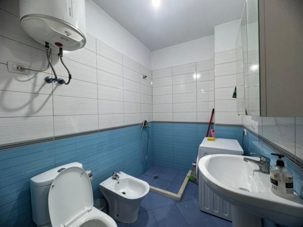 Tirane, jepet me qera apartament 3+1+Ballkon Kati 2, 136 m² 650 € (Astir)