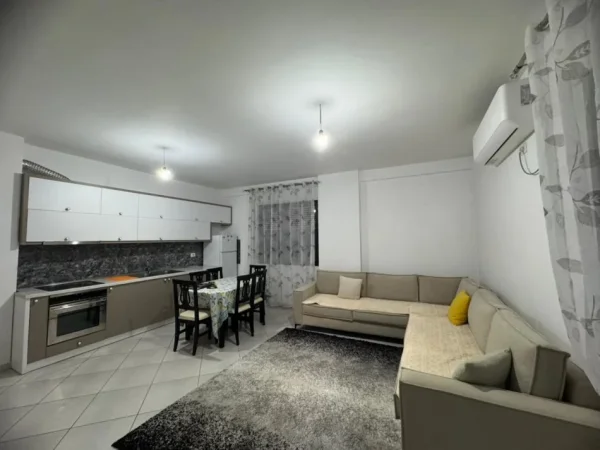 Tirane, jepet me qera apartament 3+1+Ballkon Kati 2, 136 m² 650 € (Astir)