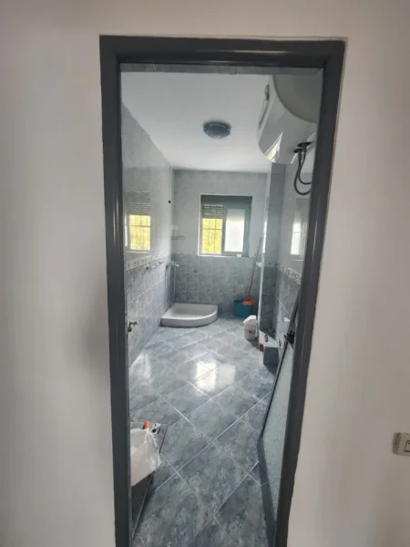 Tirane, shitet apartament 1+1 Kati 3, 54 m² 107.000 € (Shkolla 1 Maj Ali Dem)