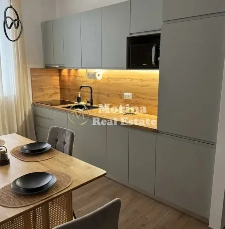 Tirane, jepet me qera apartament 2+1 Kati 2, 90 m² 950 € (Rruga Durresit , Kafe Flora)