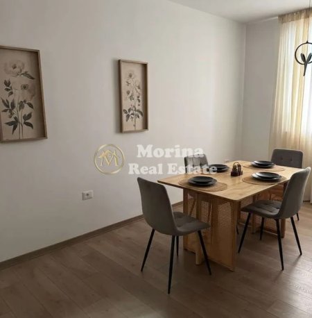 Tirane, jepet me qera apartament 2+1 Kati 2, 90 m² 950 € (Rruga Durresit , Kafe Flora)
