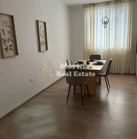Tirane, jepet me qera apartament 2+1 Kati 2, 90 m² 950 € (Rruga Durresit , Kafe Flora)