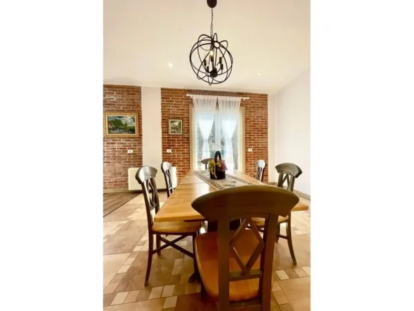 Tirane, shitet , 434 m² 850.000 € (MULLET)