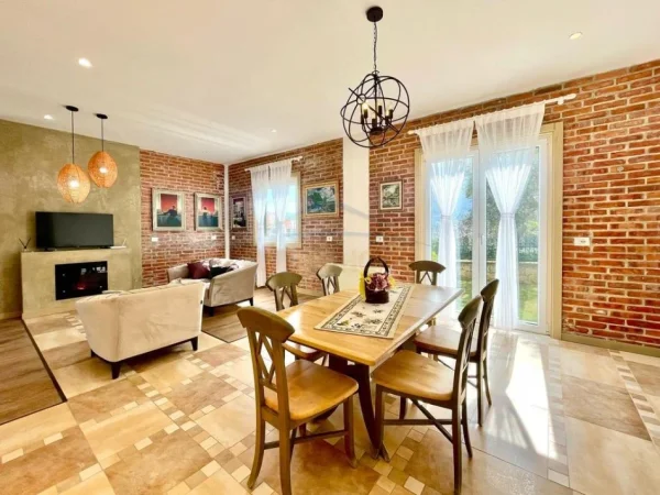 Tirane, shitet , 434 m² 850.000 € (MULLET)