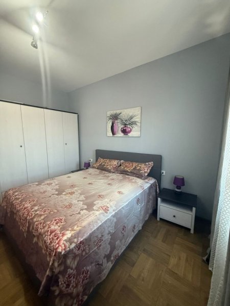 Tirane, jepet me qera apartament 1+1+Ballkon Kati 4, 70 m² 600 € (Bulevardi Zogu Par Ministria e Drejtësis Rruga Dervish Hatixheja)