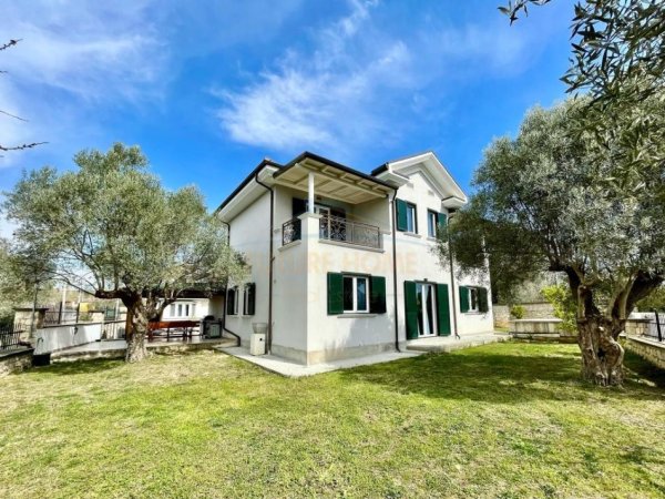 Tirane, shitet , 434 m² 850.000 € (MULLET)