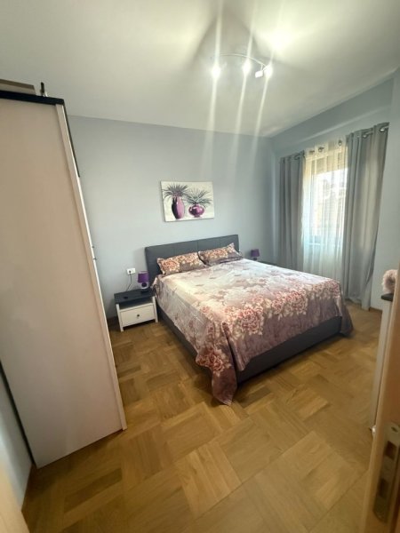 Tirane, jepet me qera apartament 1+1+Ballkon Kati 4, 70 m² 600 € (Bulevardi Zogu Par Ministria e Drejtësis Rruga Dervish Hatixheja)