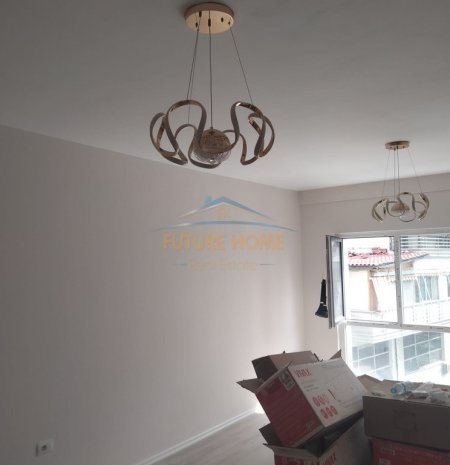 Tirane, jepet me qera apartament 2+1 Kati 2, 93 m² 700 € (Zogu i Zi)