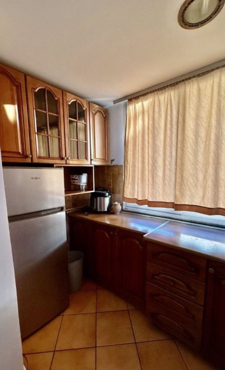 Tirane, jepet me qera apartament 1+1+Ballkon Kati 5, 80 m² 450 € (BRRYL)