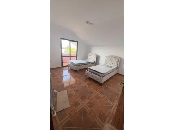 Tirane, shitet Vile , 536 m² 1.072.200 € (VILAT GJERMANE)