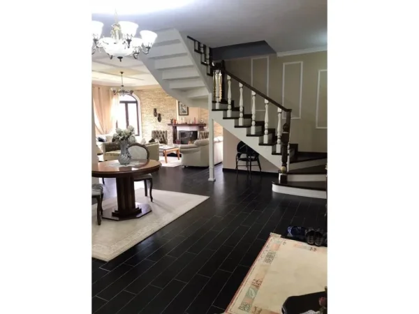 Tirane, shitet Vile , 286 m² 420.000 € (BALDUSHK)